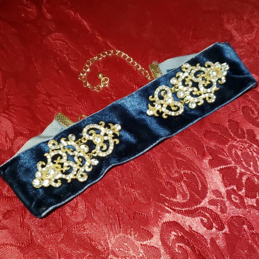 2 for $10 💙 Victorian Blue Velvet Choker
